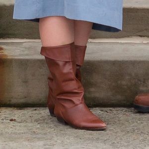 Vintage pull on leather upper boots